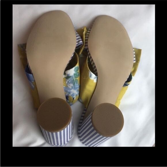 CUPCAKES AND CASHMERE FLORAL MULES.  NEW IN BOX - Picture 6 of 8